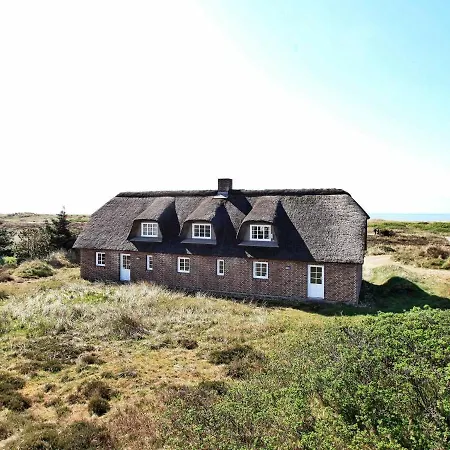 Holiday home Four-bedroom Holiday In Blavand 54 *