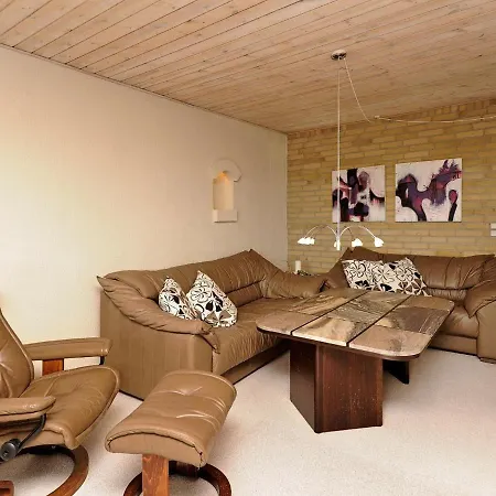 Holiday home Four-bedroom Holiday In Blavand 54 Oksbol (Syddanmark)