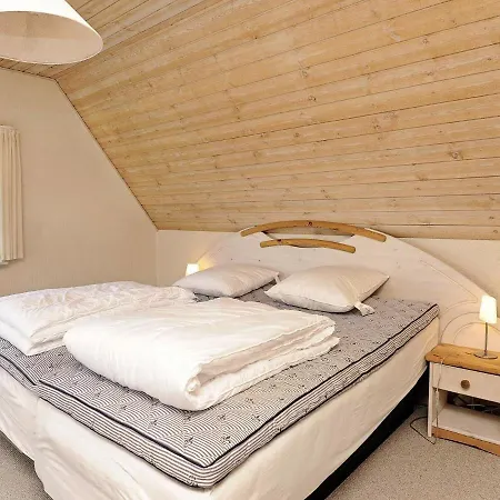 Four-bedroom Holiday In Blavand 54 *