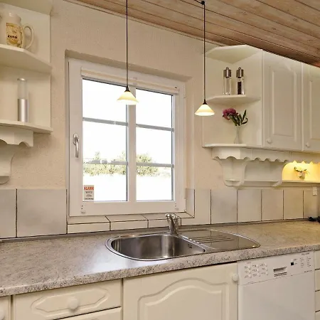 Four-bedroom Holiday In Blavand 54 *