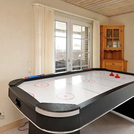 Four-bedroom Holiday In Blavand 54 *
